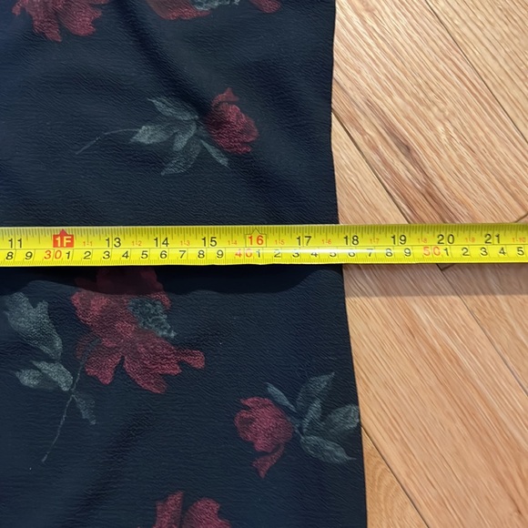 Devoted black dress - Picture 5 of 9